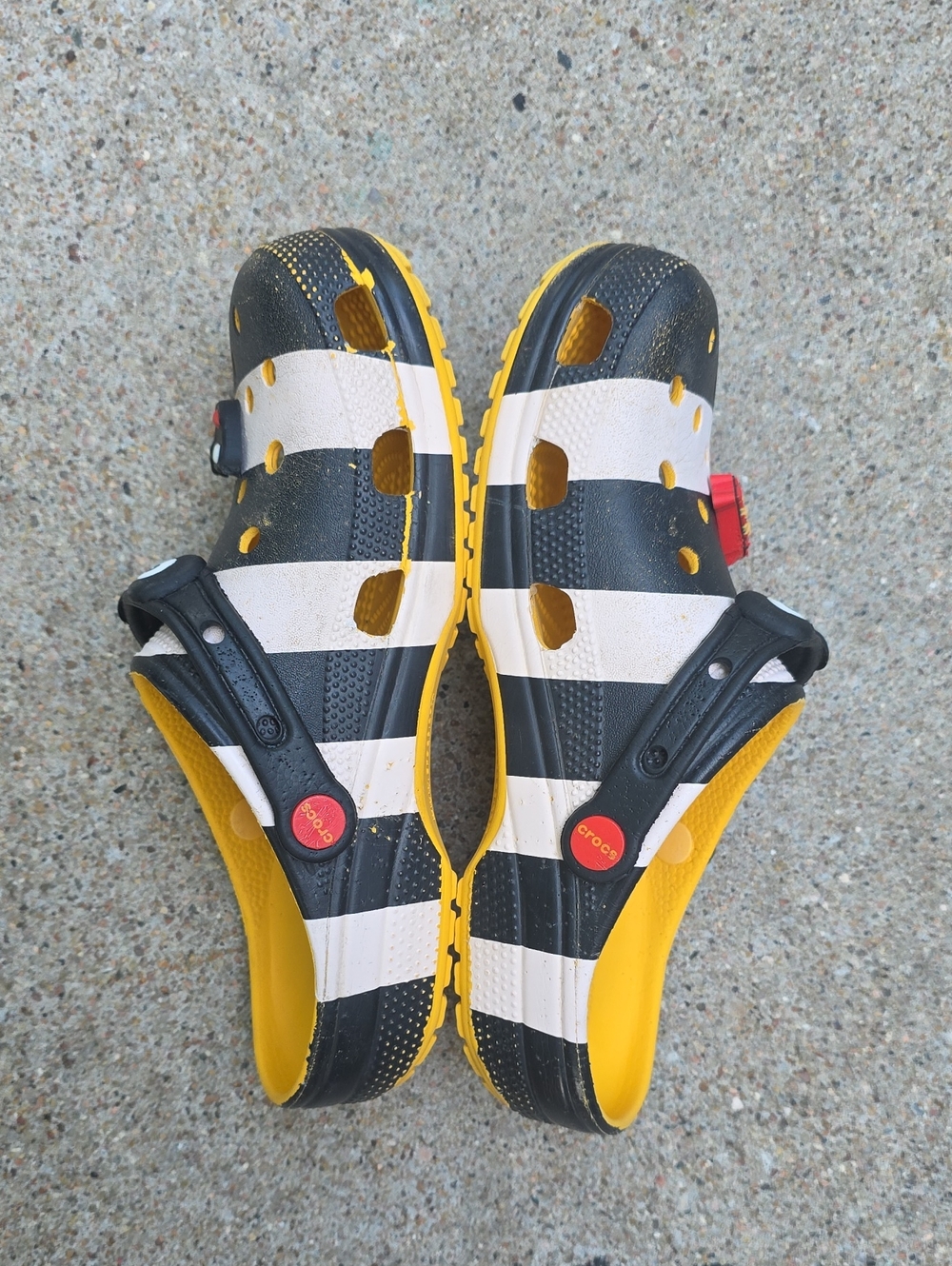 Crocs x McDonald's Hamburglar Classic Clogs - Picture 4 of 13